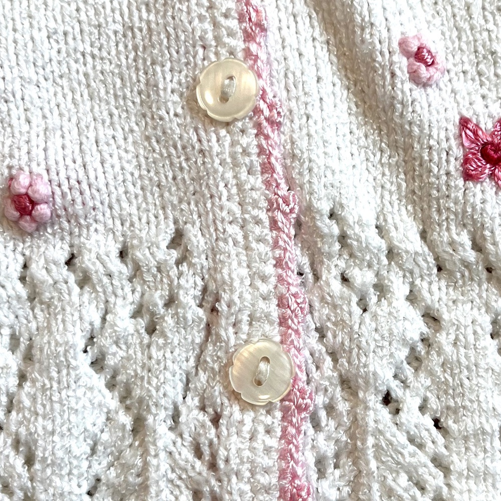 Northern Reflections Vintage Floral Embroidered Cardigan in White Cotton - Picture 3 of 8